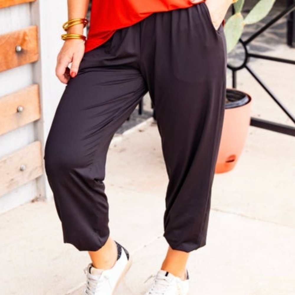 Nwt black lite weight joggers XS